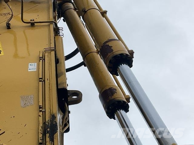 Komatsu PC2000-8 Bagri goseničarji