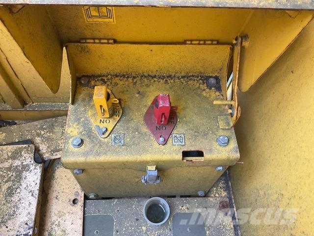 Komatsu PC2000-8 Bagri goseničarji