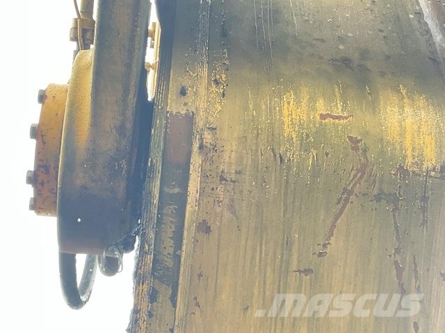 Komatsu PC2000-8 Bagri goseničarji
