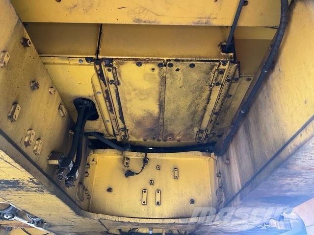 Komatsu PC2000-8 Bagri goseničarji