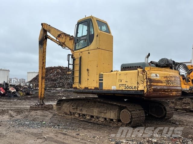 Komatsu PC300LC-6LE حفارات زحافة