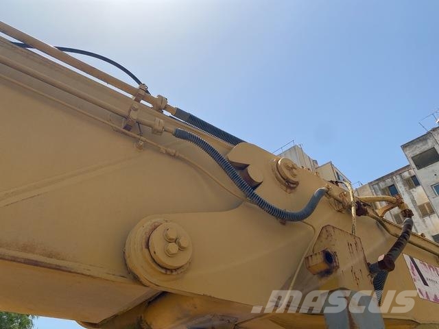 Komatsu PC340LC-6K Escavadoras de rastos