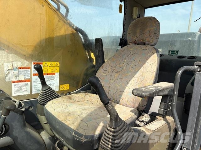 Komatsu PC400-8R 履带挖掘机