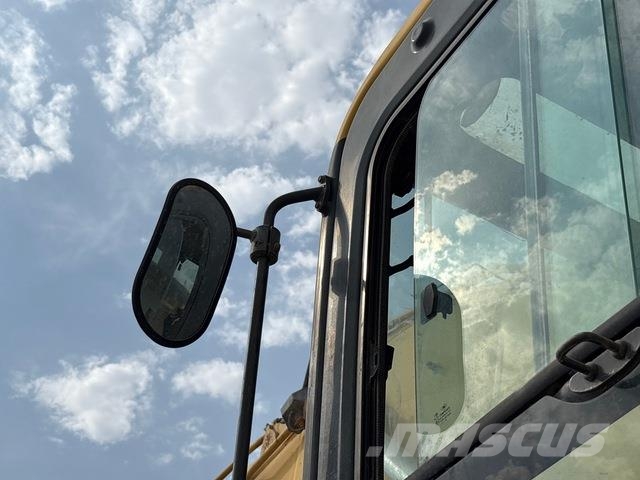 Komatsu PC400-8R 履带挖掘机