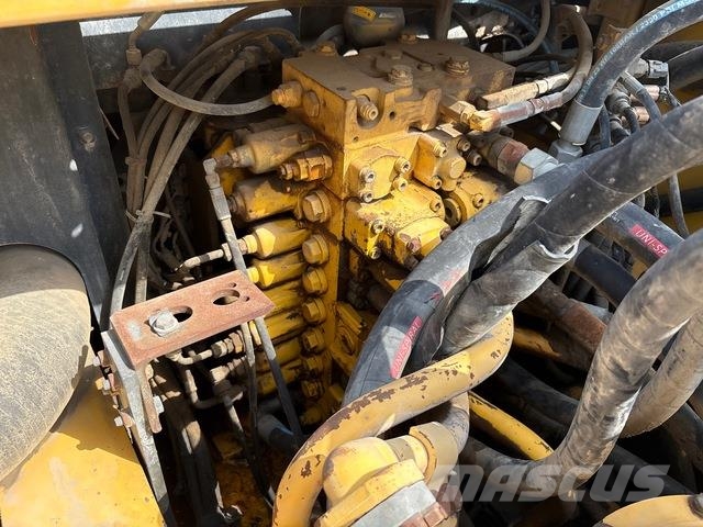 Komatsu PC400-8R 履带挖掘机