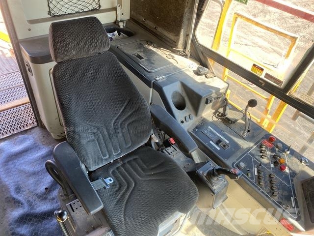 Komatsu PC4000-6 Гусеничні екскаватори
