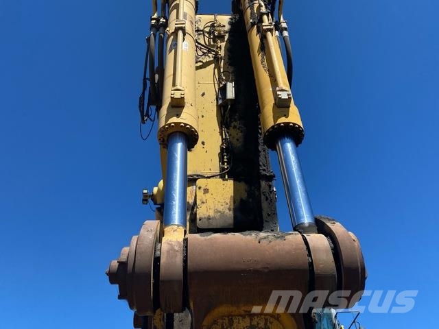 Komatsu PC4000-6 Гусеничні екскаватори