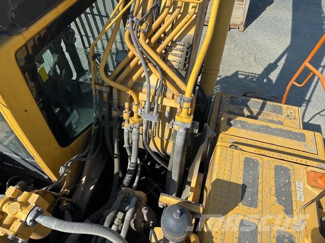 Komatsu PC490LC-11 Excavadoras sobre orugas