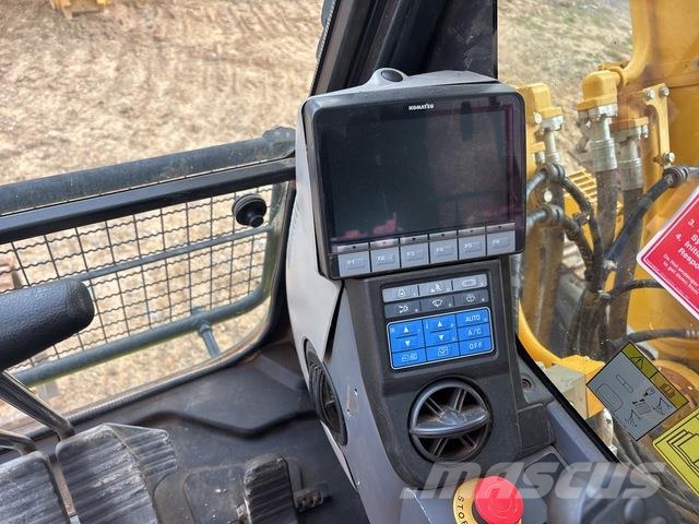 Komatsu PC490LC-11 Crawler excavators
