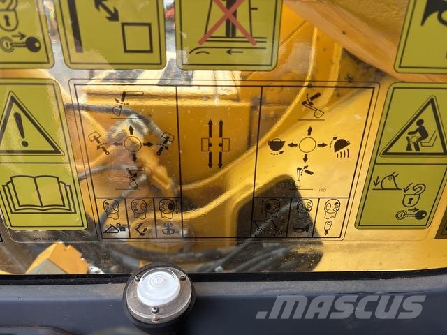 Komatsu PC490LC-11 Crawler excavators