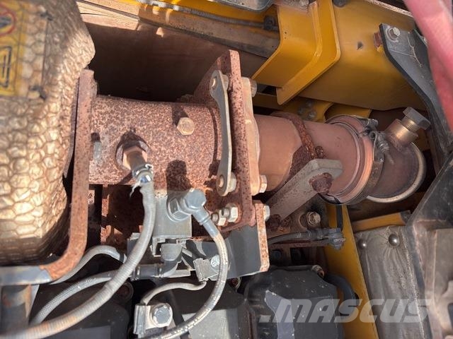 Komatsu PC490LC-11 Crawler excavators