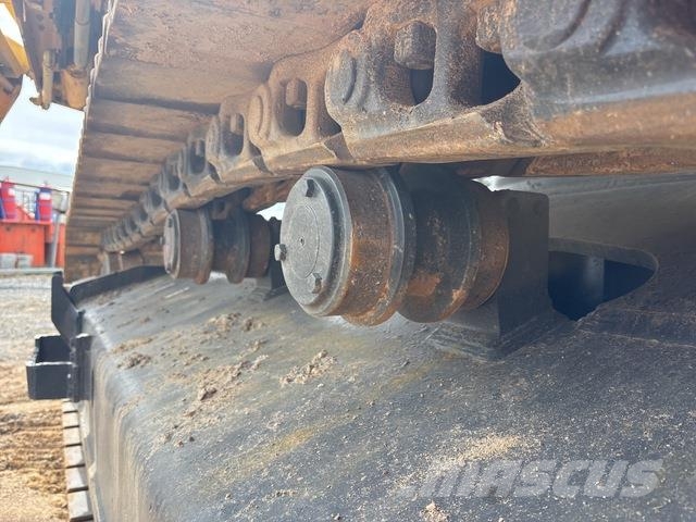 Komatsu PC490LC-11 Crawler excavators