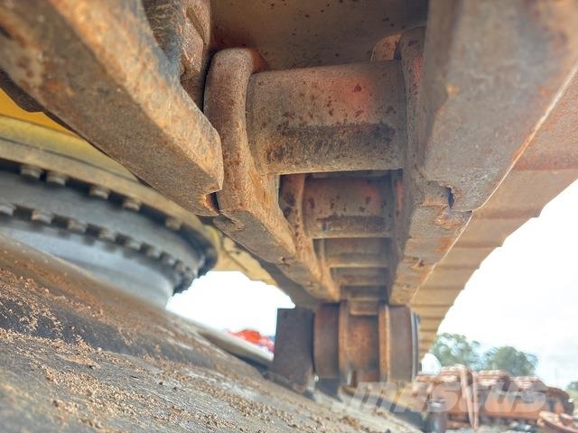 Komatsu PC490LC-11 Crawler excavators