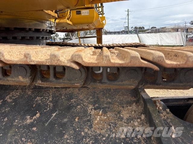 Komatsu PC490LC-11 Crawler excavators