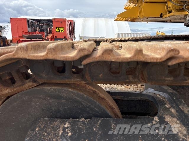 Komatsu PC490LC-11 Crawler excavators