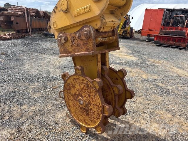 Komatsu PC490LC-11 Crawler excavators