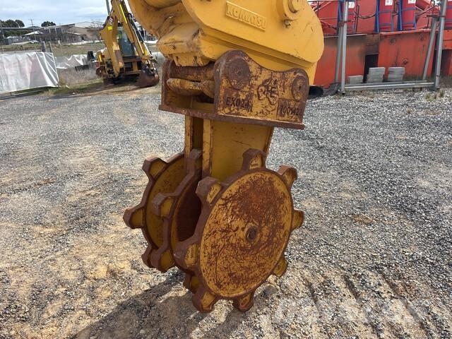 Komatsu PC490LC-11 Crawler excavators
