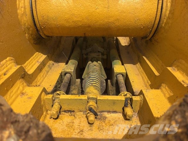 Komatsu PC490LC-11 Crawler excavators