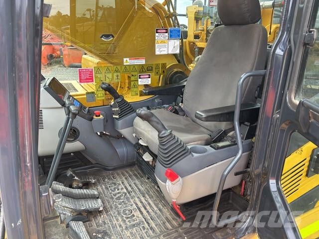Komatsu PC490LC-11 Crawler excavators
