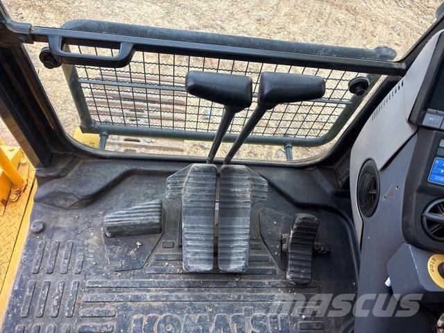 Komatsu PC490LC-11 Crawler excavators