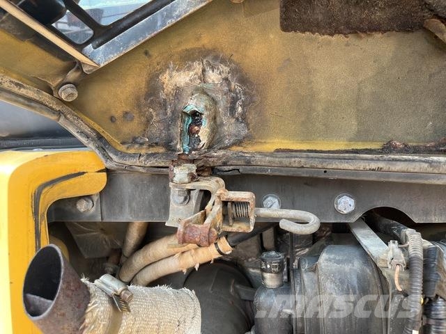Komatsu PC58UU-5 소형 굴삭기 7톤 미만