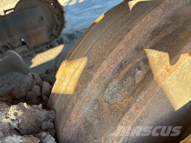 Komatsu PC850-8 Crawler excavators