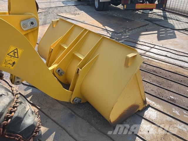 Komatsu WA30-6E0 Radlader