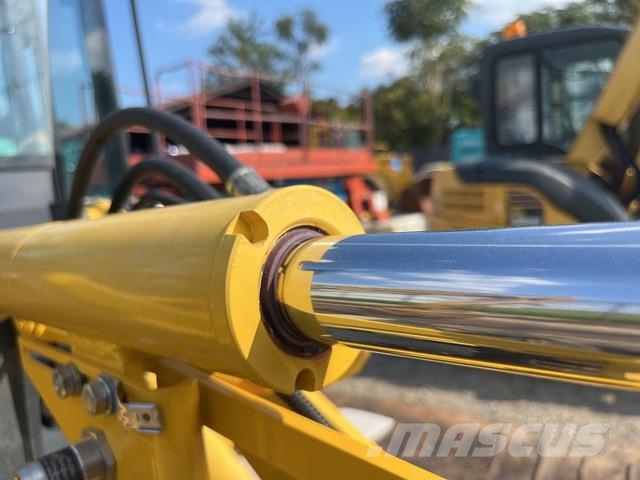 Komatsu WA30-6E0 Radlader