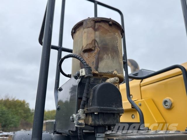 Komatsu WA470-8 لوادر بعجل
