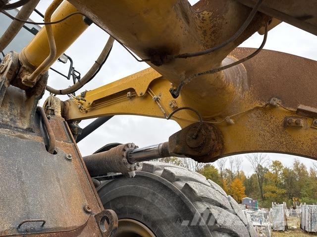 Komatsu WA470-8 لوادر بعجل