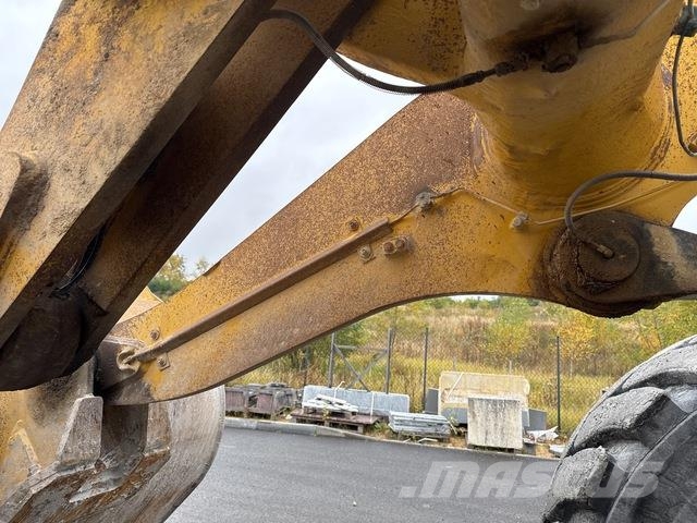 Komatsu WA470-8 لوادر بعجل