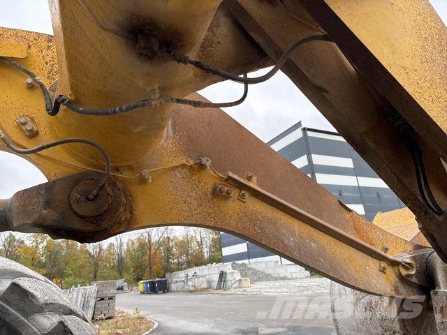 Komatsu WA470-8 لوادر بعجل