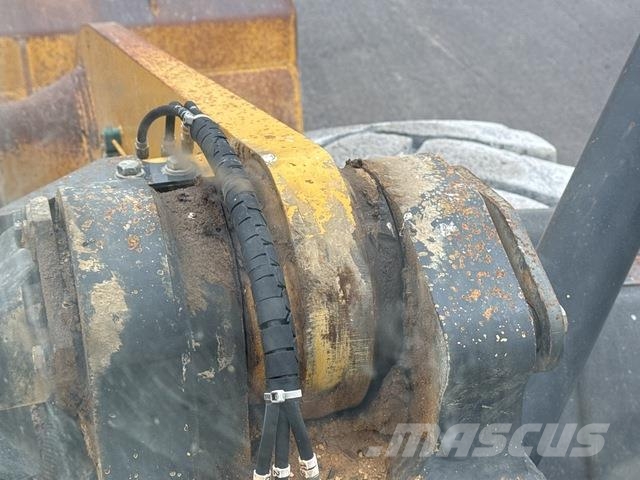 Komatsu WA470-8 لوادر بعجل