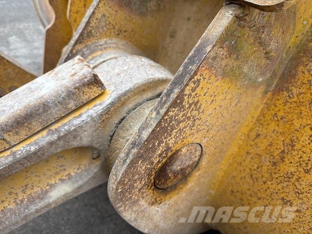 Komatsu WA470-8 لوادر بعجل