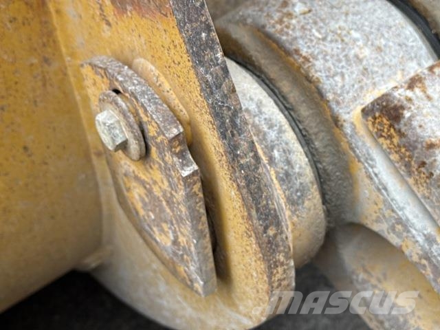 Komatsu WA470-8 لوادر بعجل