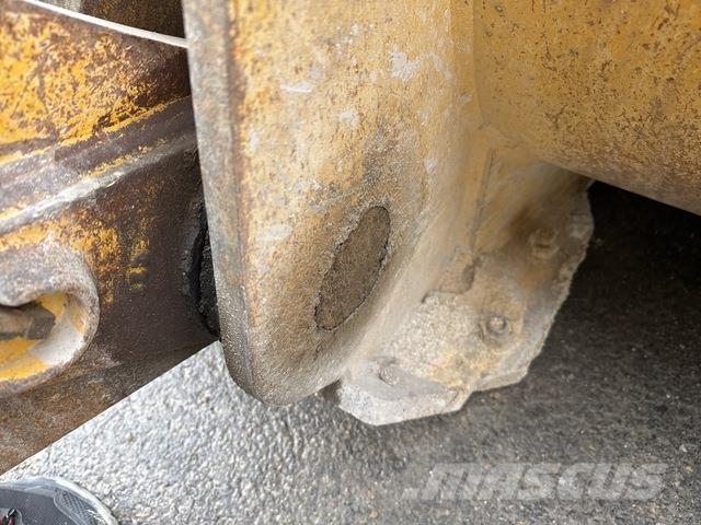 Komatsu WA470-8 لوادر بعجل