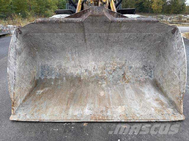 Komatsu WA470-8 لوادر بعجل