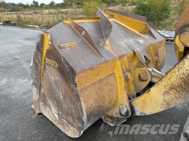Komatsu WA470-8 لوادر بعجل