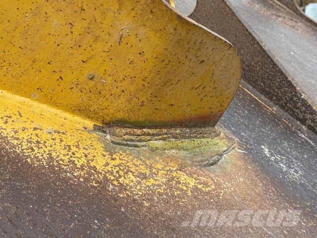Komatsu WA470-8 لوادر بعجل