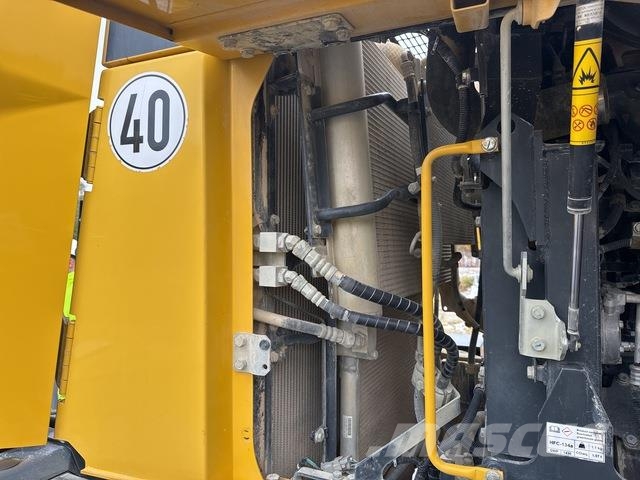 Komatsu WA470-8 لوادر بعجل
