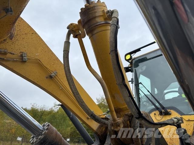 Komatsu WA470-8 لوادر بعجل