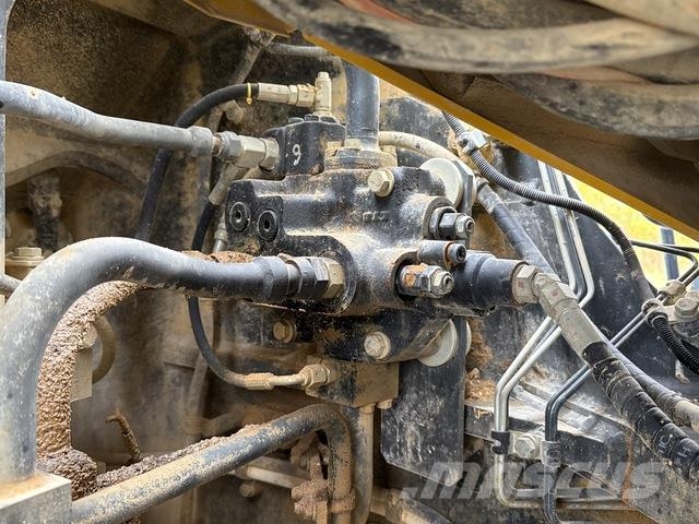 Komatsu WA470-8 لوادر بعجل