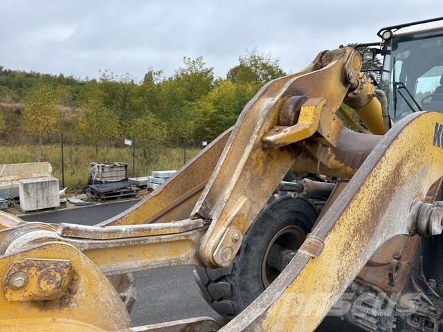 Komatsu WA470-8 لوادر بعجل