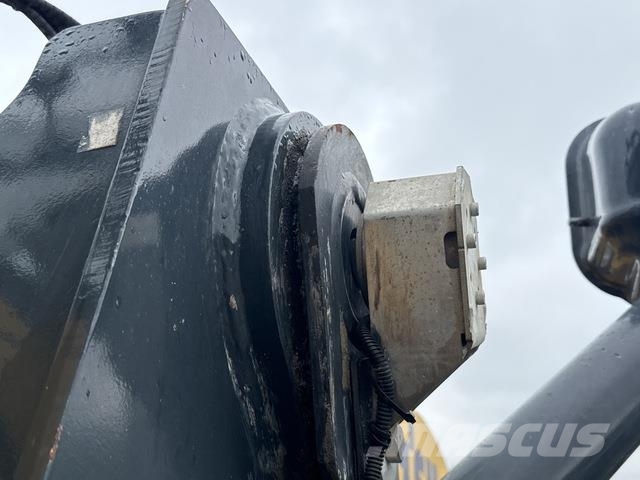 Komatsu WA500-8E0 Kolesové nakladače