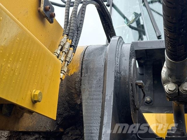 Komatsu WA500-8E0 Kolesové nakladače