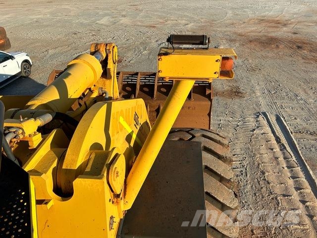 Komatsu WA900-3 Wheel loaders