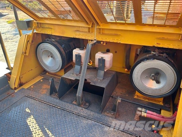 Komatsu WA900-3 Wheel loaders