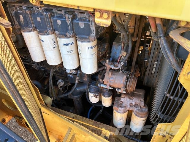 Komatsu WA900-3 Wheel loaders