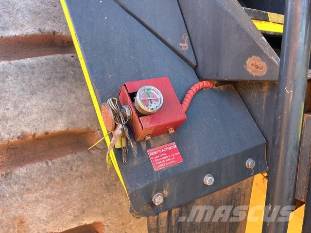 Komatsu WA900-3 Wheel loaders