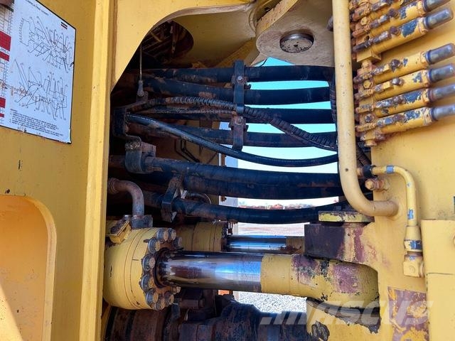 Komatsu WA900-3 Wheel loaders